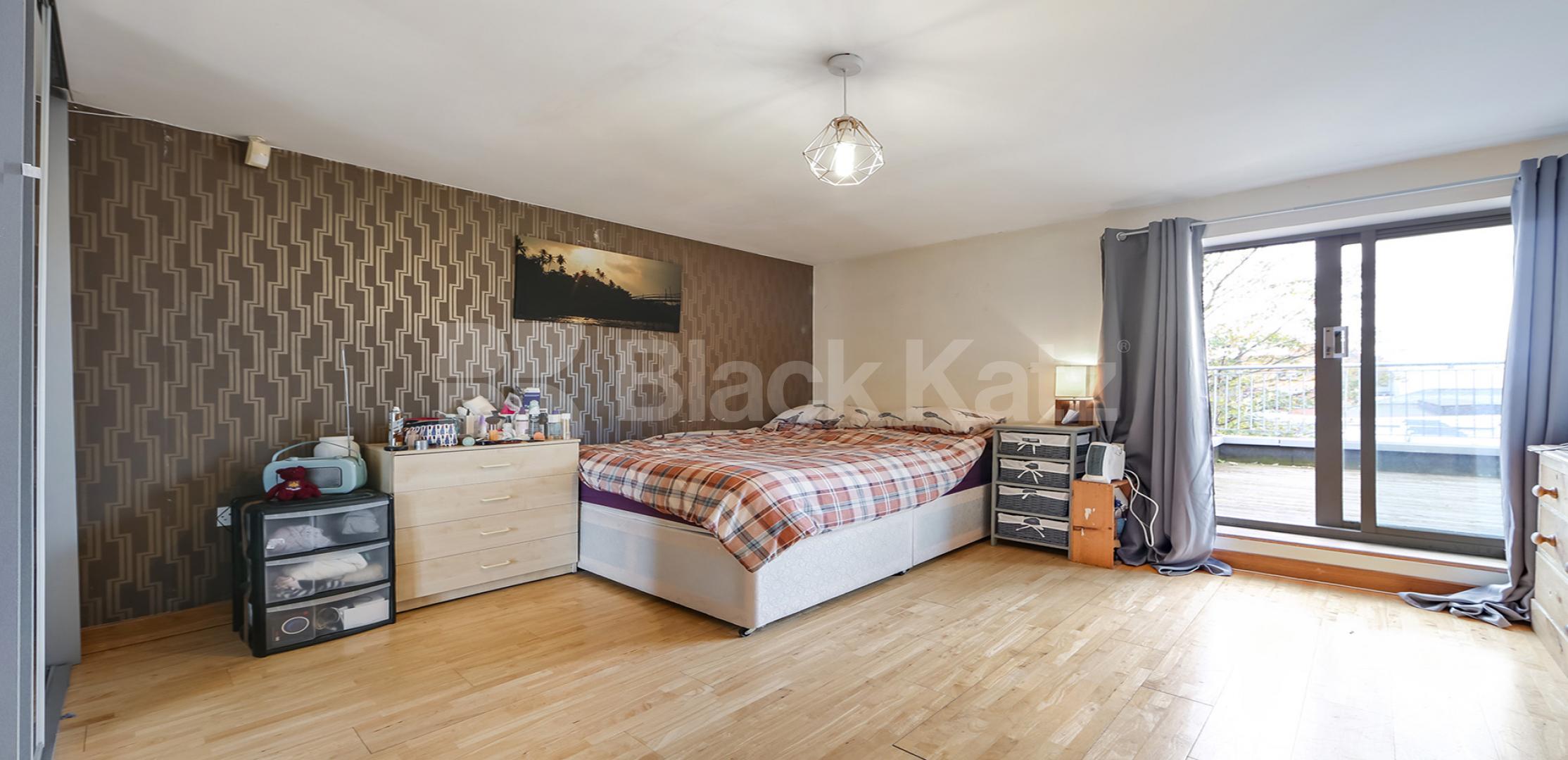 			UNDER OFFER , 1 Bedroom, 1 bath, 1 reception Apartment			 Totterdown Street, Tooting Broadway